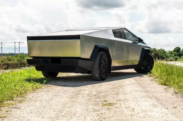Tesla Cyber Truck - Image 5